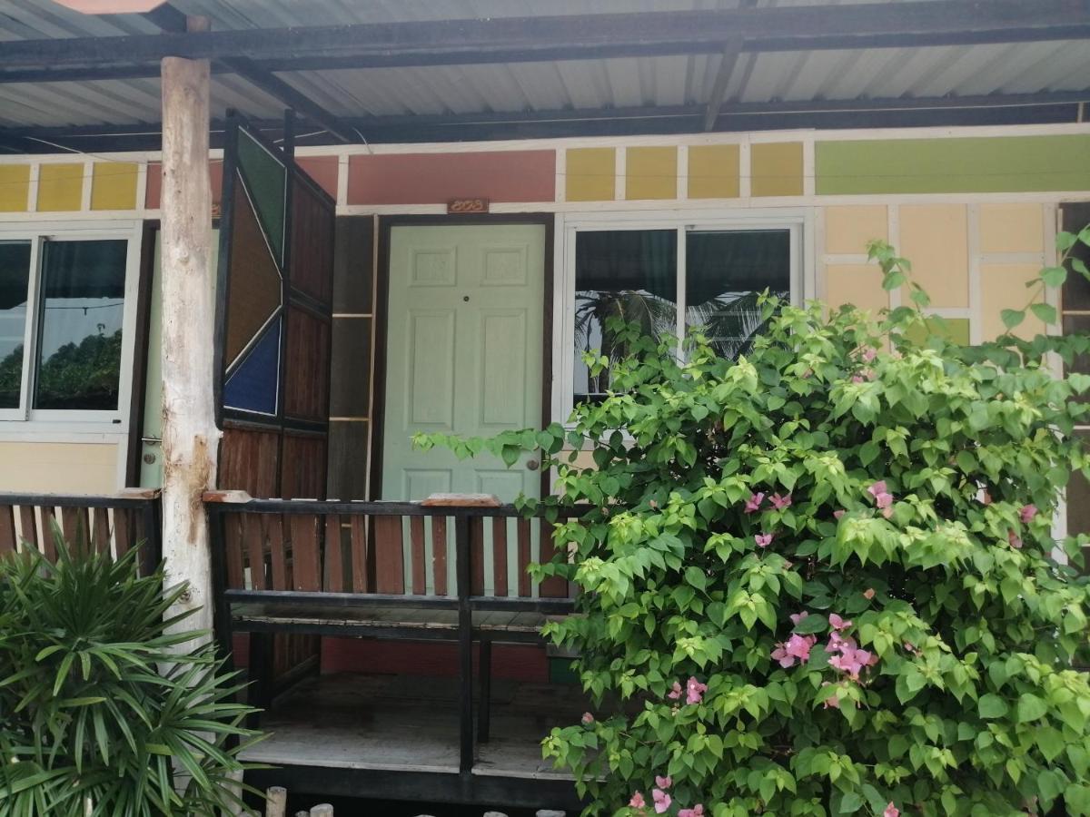 Phayuha Khirim Nang Phraya Resort מראה חיצוני תמונה